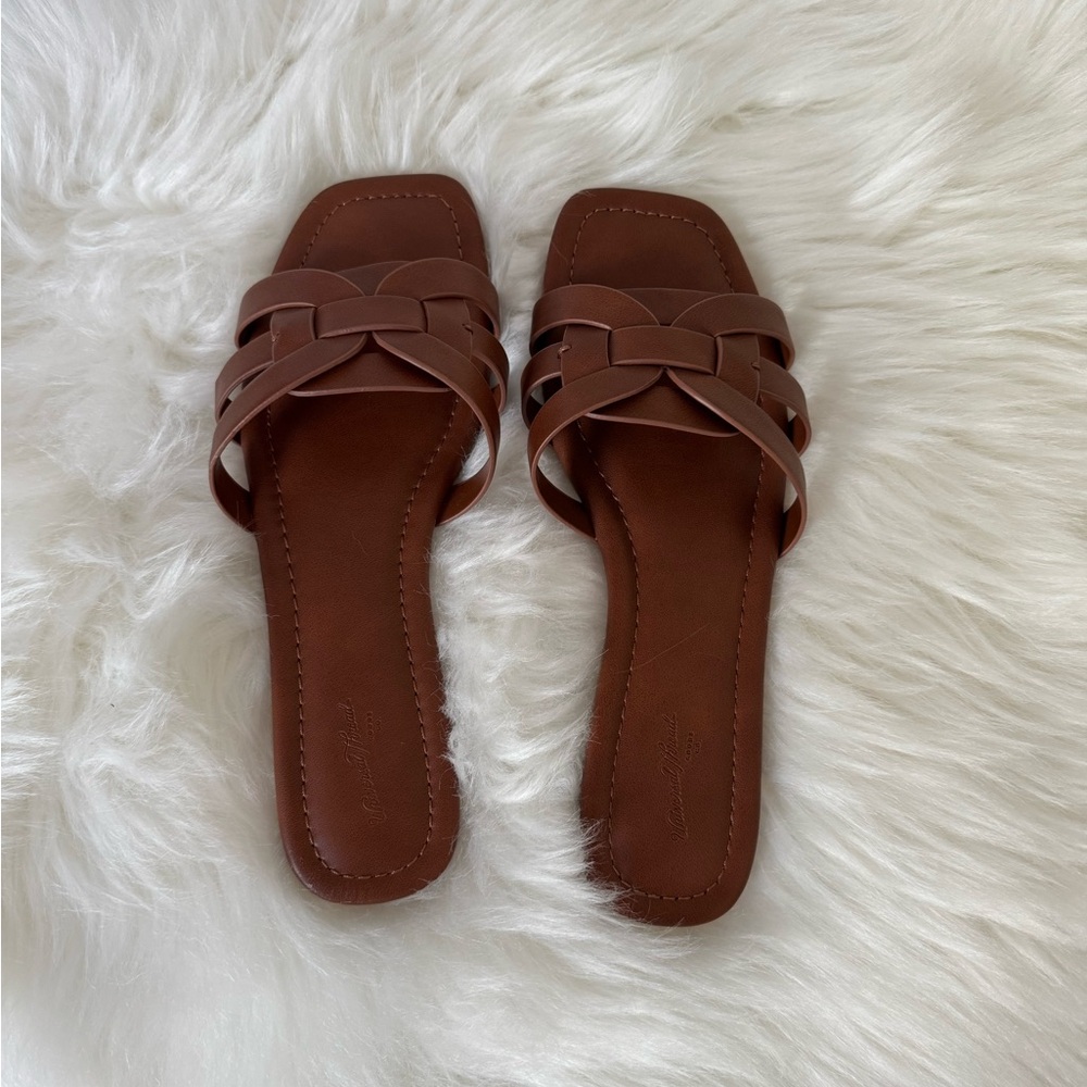 Universal Thread Brown Sandals